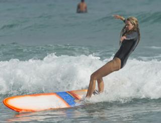 Elle Macpherson feet photo thumbnail