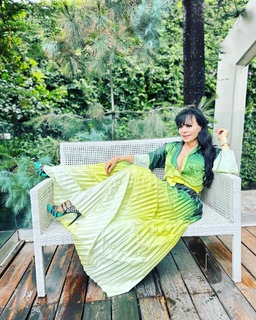 Maribel Guardia feet photo thumbnail