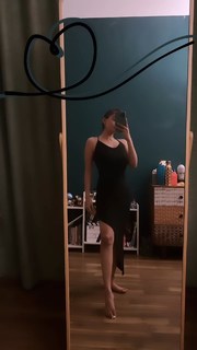 Anushka Sen feet photo thumbnail