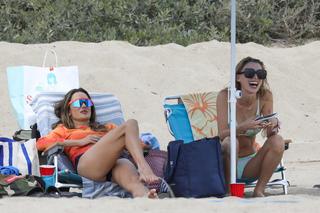 Alessandra Ambrosio feet photo thumbnail