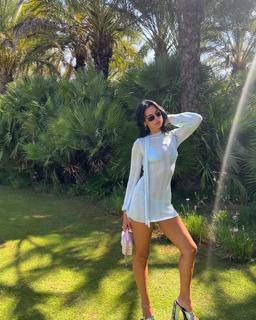 Dua Lipa feet photo thumbnail