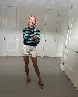 Gwyneth Paltrow feet photo thumbnail