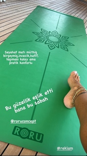 Pinar Altug feet photo thumbnail