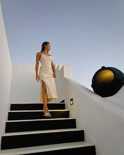 Iris Mittenaere feet photo thumbnail