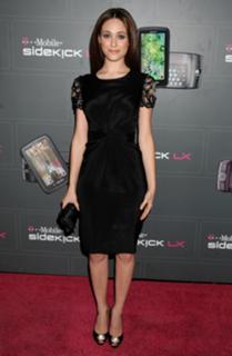 Emmy Rossum feet photo thumbnail