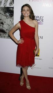 Emmy Rossum feet photo thumbnail