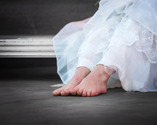 Aurora Aksnes feet photo thumbnail
