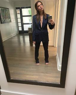 Ashley Greene feet photo thumbnail