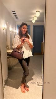 Lisa Snowdon feet photo thumbnail