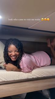 Halle Bailey feet photo thumbnail