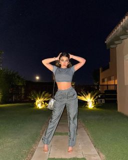 Haifa Wehbe feet photo thumbnail