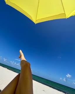 Thalía feet photo thumbnail