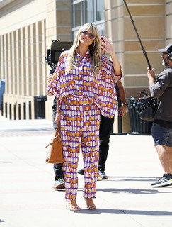 Heidi Klum feet photo thumbnail