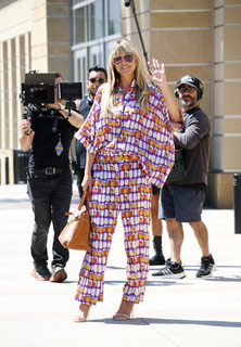 Heidi Klum feet photo thumbnail
