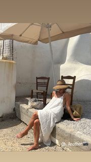 Lily James feet photo thumbnail