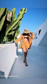 Lily James feet photo thumbnail