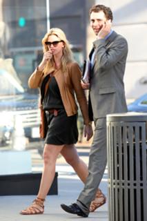 Natasha Henstridge feet photo thumbnail