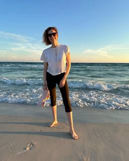 Laura Prepon feet photo 1