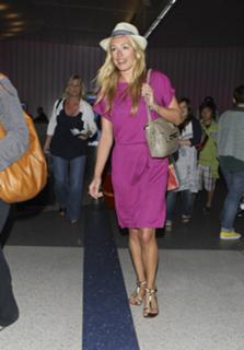 Cat Deeley feet photo thumbnail