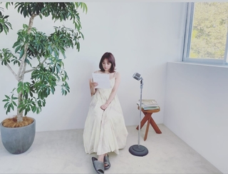 Ai Shinozaki feet photo thumbnail