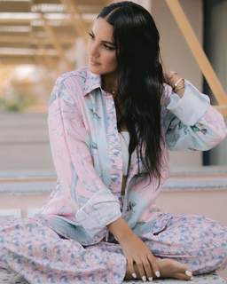Dorra Zarrouk feet photo thumbnail