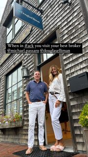 Kelly Bensimon feet photo thumbnail