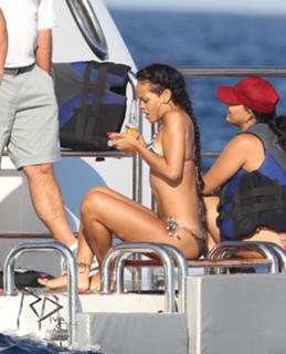 Rihanna feet photo thumbnail