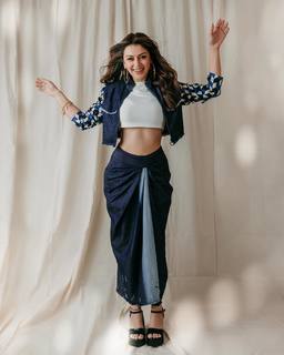 Hansika Motwani feet photo thumbnail