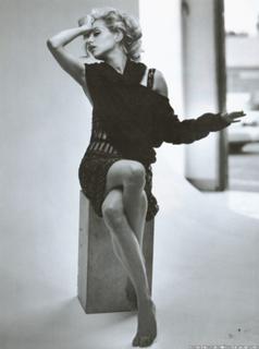 Brittany Murphy feet photo thumbnail