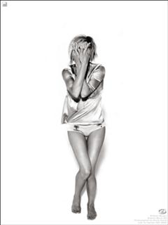 Brittany Murphy feet photo thumbnail