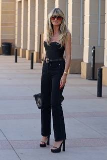 Heidi Klum feet photo thumbnail