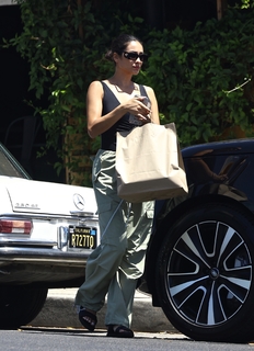 Shay Mitchell feet photo thumbnail