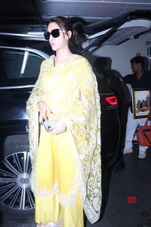 Kriti Sanon feet photo thumbnail