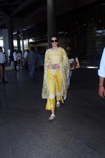 Kriti Sanon feet photo thumbnail
