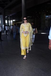 Kriti Sanon feet photo thumbnail