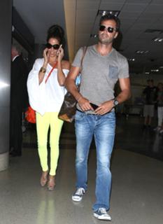 Brooke Burke feet photo thumbnail