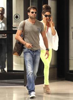 Brooke Burke feet photo thumbnail