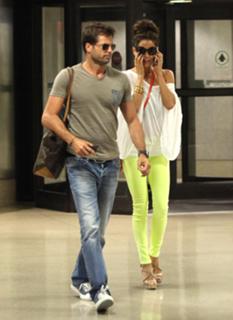 Brooke Burke feet photo thumbnail