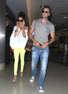 Brooke Burke feet photo thumbnail