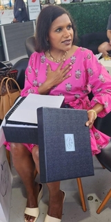 Mindy Kaling feet photo thumbnail