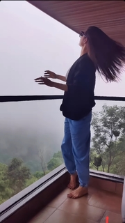 Mouni Roy feet photo thumbnail