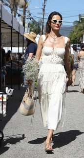 Alessandra Ambrosio feet photo thumbnail