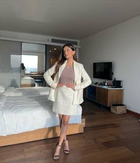Anushka Sen feet photo thumbnail