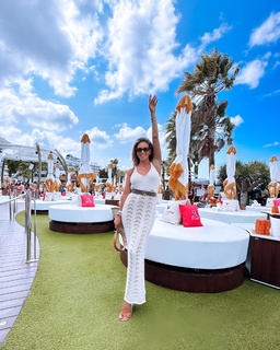 Athina Oikonomakou feet photo thumbnail