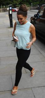 Helen Flanagan feet photo thumbnail