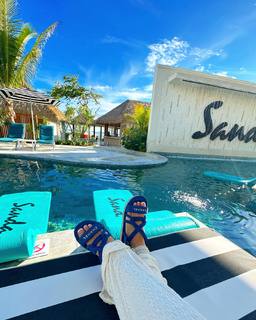 Victoria Waldrip feet photo thumbnail