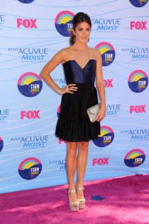 Nikki Reed feet photo thumbnail