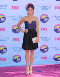 Nikki Reed feet photo thumbnail