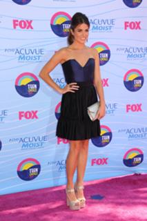 Nikki Reed feet photo thumbnail