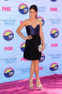 Nikki Reed feet photo thumbnail